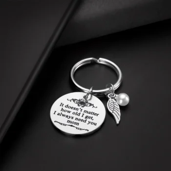 028-Mom Keychain Gift from Daughter or Son