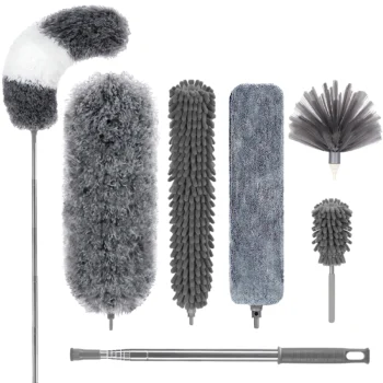 030-Feather Duster with Extension Pole