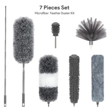 030-Feather Duster with Extension Pole